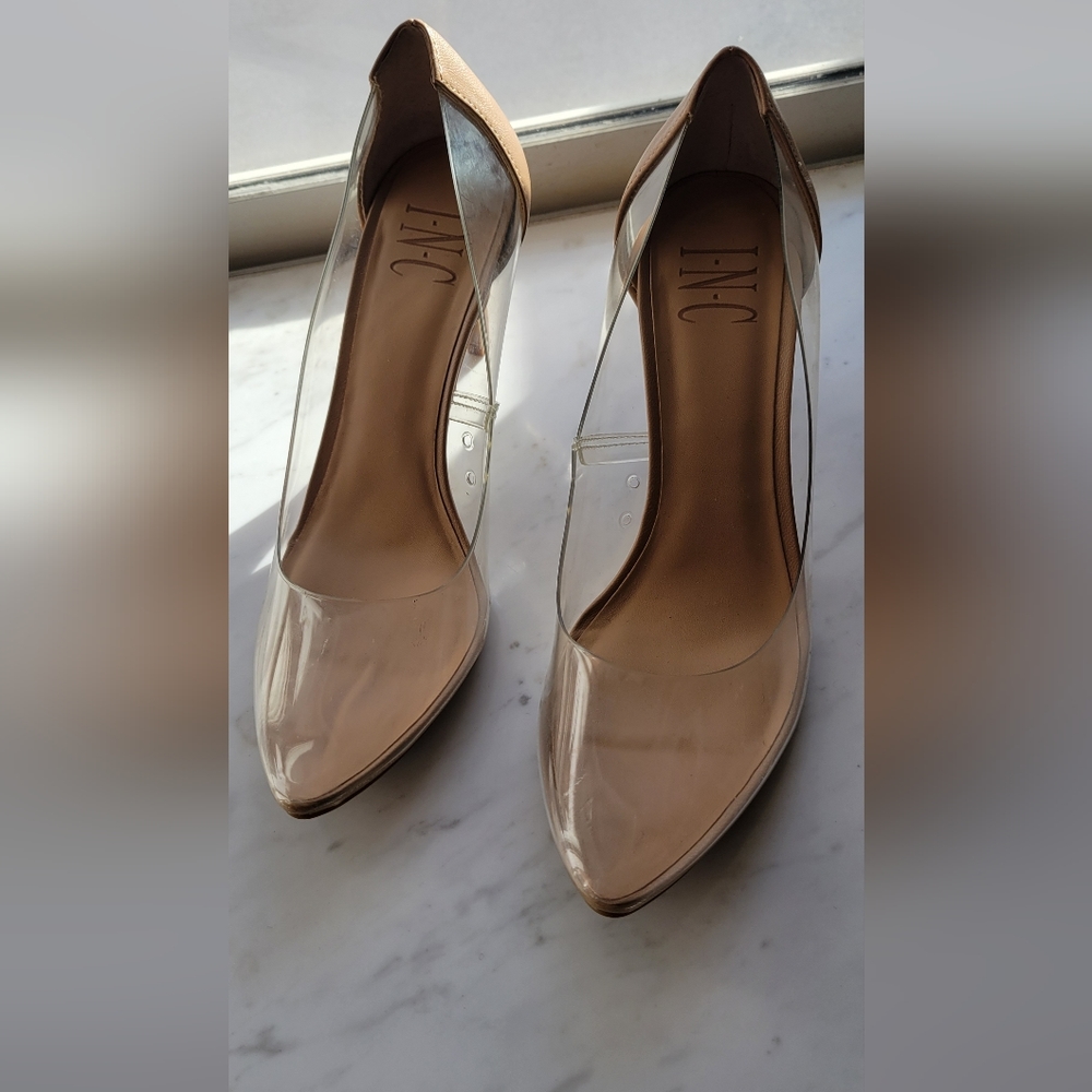 I N C, Size 6 M, color beige